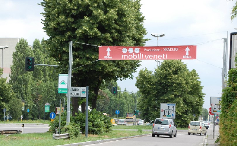 CESANO BOSCONE - PALO 168 - via dell'Industria fronte Demas Sposi