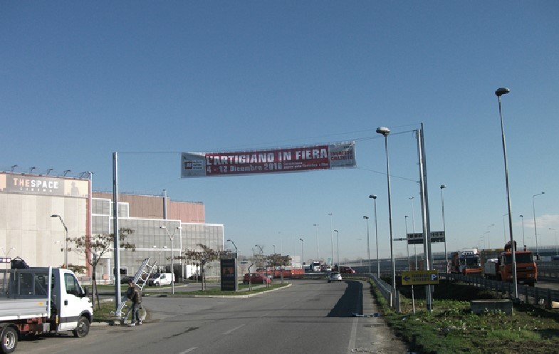 ROZZANO - PALO 300 - via De Filippo c/o P. cinema Medusa