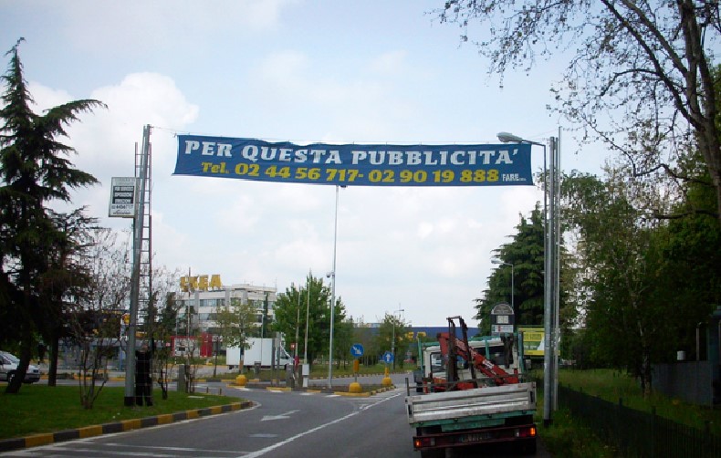 CARUGATE - PALO 212 - Ingresso posteriore Carosello